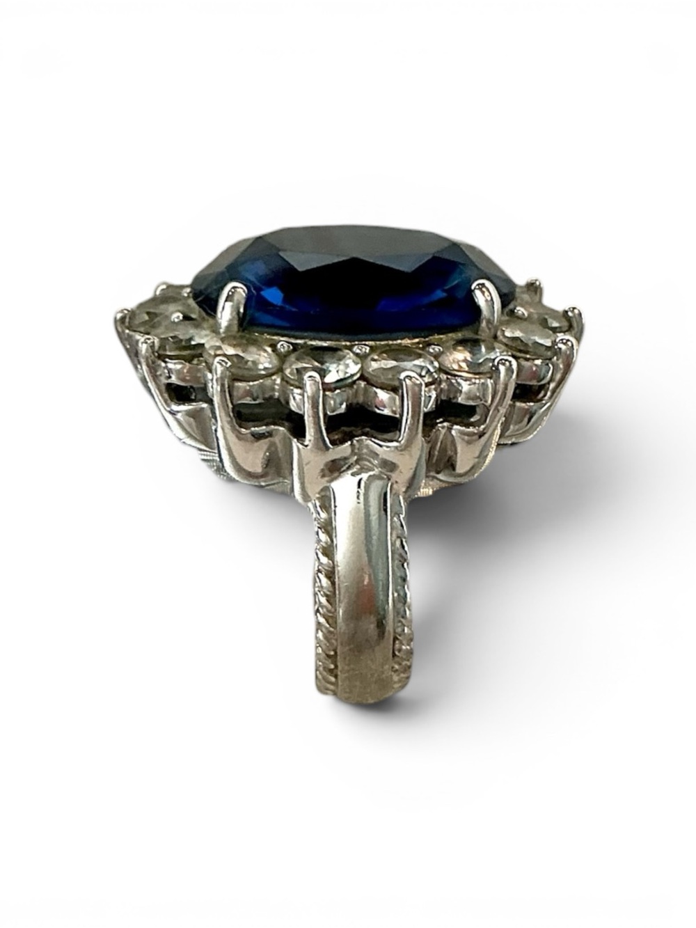 Kenneth Jay Lane Blue and White Halo Statement Ring - Picture 7 of 14
